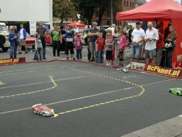 Trwa piknik motoryzacyjny na Placu Kopernika