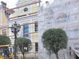 Rynek w w Kluczborku ewakuowany. Robotnicy wykopali niewybuch