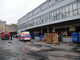 W drukarni zapalił się skład z makulaturą, ewakuowano pracowników