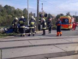 Pijany kierowca ominął zamknięte zapory i wjechał prosto pod pociąg