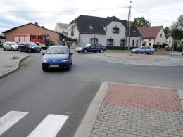 Kłótnia o sprzątanie drogi, a kierowcy jeżdżą objazdem
