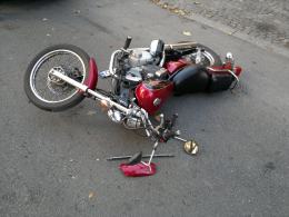 Kobieta wymusiła pierwszeństwo, motocyklista został ranny  