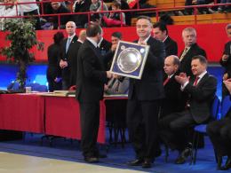 Władze miasta i województwa otrzymały podziękowania za wspieranie judo. Na zdjęciu wiceprezydent Opola Krzysztof Kawałko.
