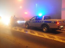 27-latek próbował zgwałcić młodą kobietę. Wciąż jest na wolności