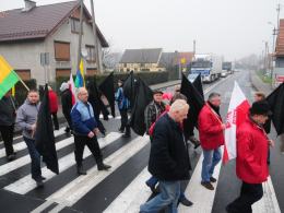 Mieszkańcy nie mogą się doczekać obwodnicy, dlatego blokują drogę