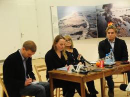 Gościem wernisażu wystawy World Press Photo w Opolu był Tomasz Lazar.