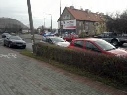 BMW zderzyło się z dwoma pojazdami nauki jazdy