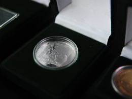 Unikatowy fortepian trafił do Muzeum Polskiej Piosenki