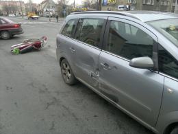 67-letni motorowerzysta ranny po wypadku na skrzyżowaniu
