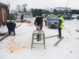 Ruszyła budowa żywej szopki przy parafii św. Józefa