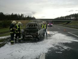 Terenowa toyota zapaliła się na autostradzie