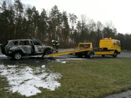 Terenowa toyota zapaliła się na autostradzie