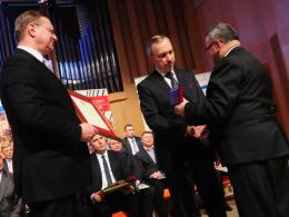 Minister Kultury uhonorowany Kryształowym Laurem Umiejętności i Kompetencji