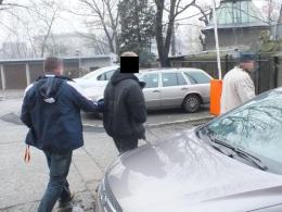 Trzech młodych mężczyzn próbowało sprzedać skradzione auto na złom