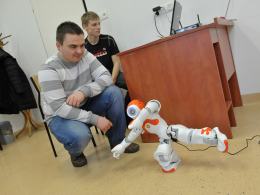 Francuski robot posłuży do nauki programowania
