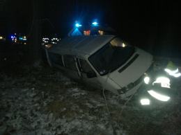 Bus wpadł w poślizg, trzy osoby zostały ranne