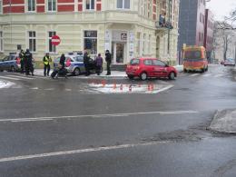 Kierowca podczas cofania potrącił kobietę