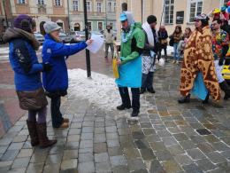 Wakacyjne szaleństwo w Rynku. Opolanie walczyli o darmowe bilety lotnicze