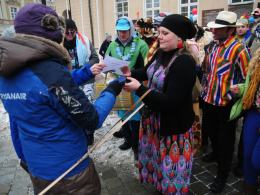 Wakacyjne szaleństwo w Rynku. Opolanie walczyli o darmowe bilety lotnicze
