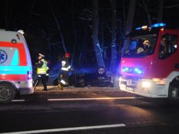 Próbował ominąć sarnę, wpadł w poślizg i dachował
