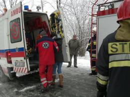 Kobieta z dwójką dzieci ucierpiała podczas wypadku