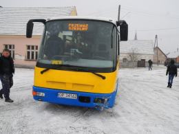 Kierowca malucha wjechał w autobus