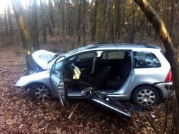 Wypadek w powiecie strzeleckim, na pomoc ściągnięto śmigłowiec