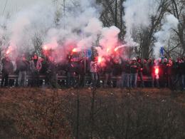 Mecz Chemika z Odrą bez incydentów. Porządku pilnowało kilkuset policjantów.