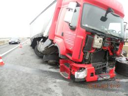 Wypadek ciężarówki na A4 - drogowcy musieli zamknąć jedną nitkę autostrady