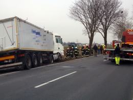 Wypadek pod Kędzierzynem-Koźlem, kierowca ciężarówki trafił do szpitala