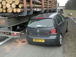 Awaria zawieszenia przyczyną kolejnego zdarzenia na autostradzie