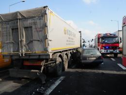 Wypadek na obwodnicy - kierowca forda zajechał drogę audi