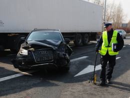 Wypadek na obwodnicy - kierowca forda zajechał drogę audi