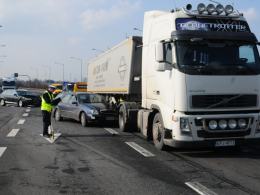 Wypadek na obwodnicy - kierowca forda zajechał drogę audi