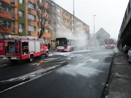 Pożar w autobusie MZK. Pasażerowie zdążyli uciec przed ogniem.