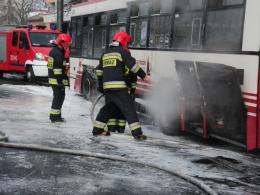 Pożar w autobusie MZK. Pasażerowie zdążyli uciec przed ogniem.