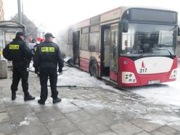 Pożar w autobusie MZK. Pasażerowie zdążyli uciec przed ogniem.