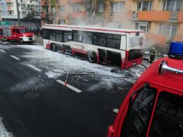 Pożar w autobusie MZK. Pasażerowie zdążyli uciec przed ogniem.