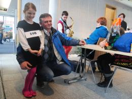 Swoich sił przed kamerą próbowała m.in 7 - letnia Kasia, którą na casting przyprowadził tata.(Fot: Dżacheć)
