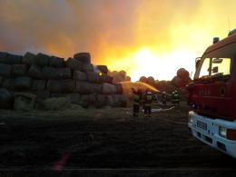 Ogromny pożar sterty słomy w Opolu