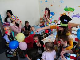 Fundacja Dr Clowna przekazała książki dla najmłodszych pacjentów szpitala