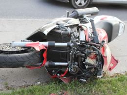 Motocyklista zginął po uderzeniu w słup 