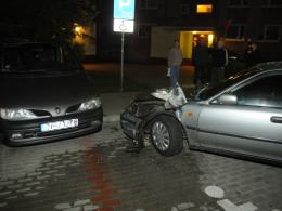 Pijani nastolatkowie szarżowali samochodem, uszkodzili dwa auta