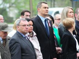 Obchody Święta Flagi pod Urzędem Wojewódzkim