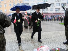 Trzeciomajowe uroczystości w strugach deszczu