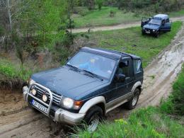 Pasjonująca przejażdżka po błocie i wodzie. Off-road wciąga.