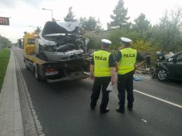 Czołowe zderzenie w Zawadzie, kierowca zasłabł za kierownicą