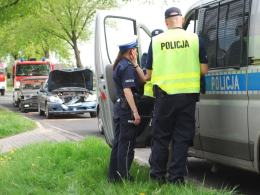 Wypadek w Dobrzeniu Wielkim, zderzyły się trzy auta