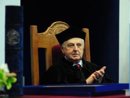 Profesor Tadeusz Zakrzewski odebrał tytuł doktora honoris causa