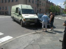 Kobieta ranna po zderzeniu w centrum Opola
